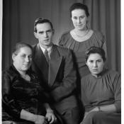 Schwarz Weiß Bild vier Personen